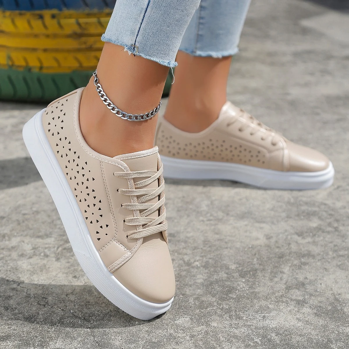 Women's Cutout Flat Shoes Lace-up Hollow Out Walking Shoes Loafers - Image 6